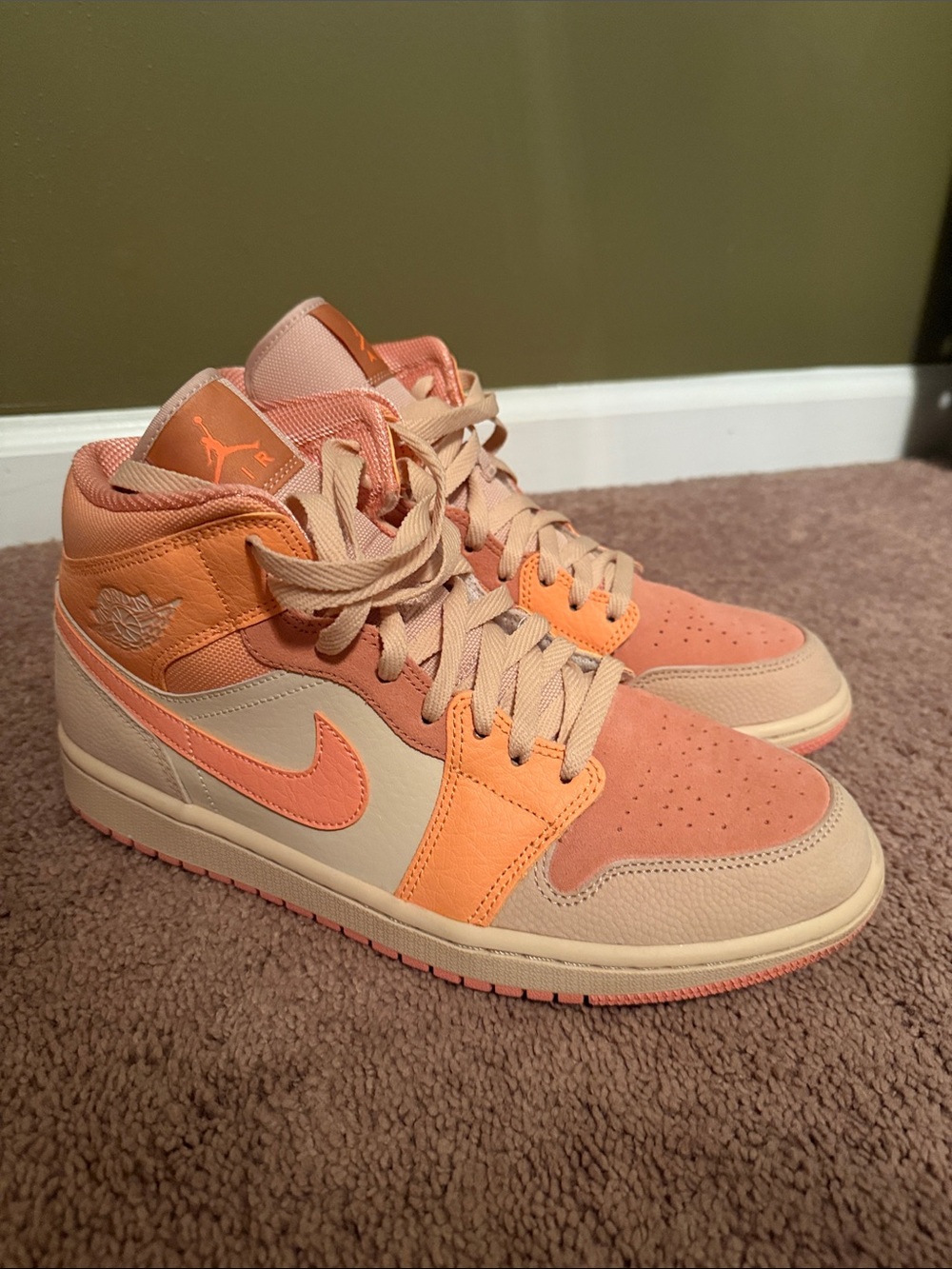 Jordan Women's Mid Sneaker “Apricot”